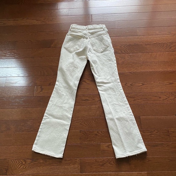 ABERCROMBIE & FITCH ‘70s Vintage Flare Ultra High Rise White Jeans 24S/00Short - Picture 2 of 4